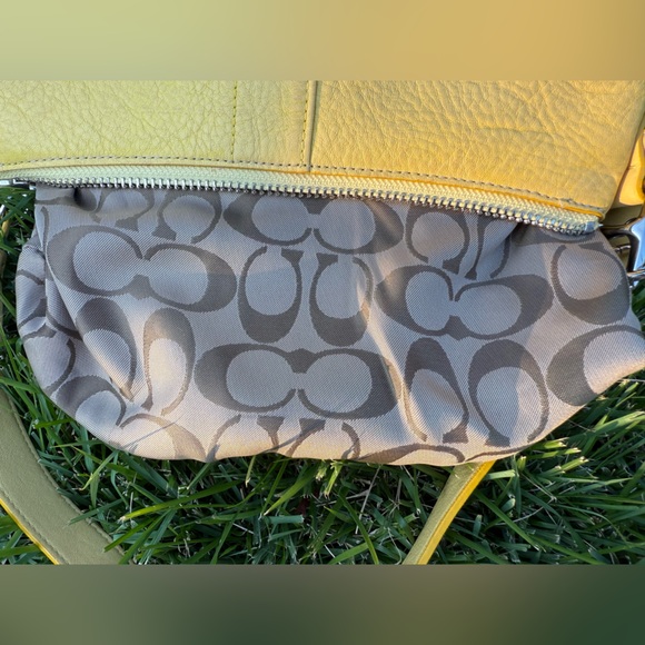 🚨‼️🚨SOLD ‼️🚨‼️Vintage Coach Baguette Bag Pastel Yellow - Picture 12 of 15